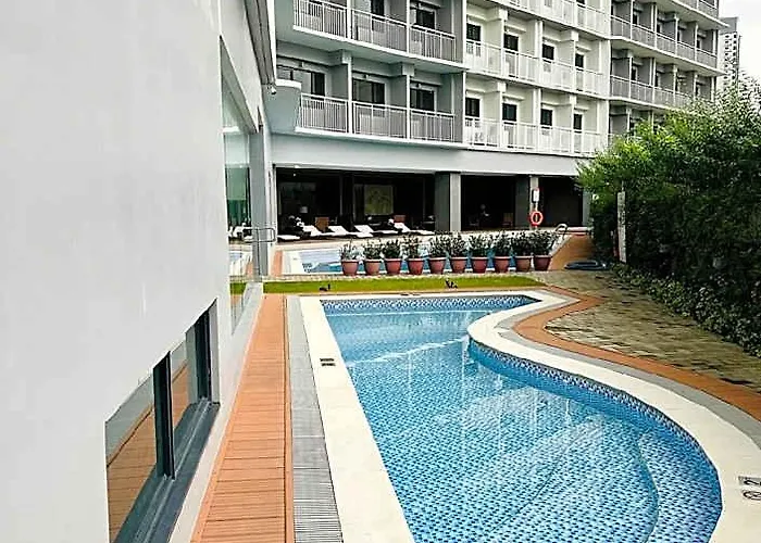 Smdc Lush Unit W Ps4, Hbo, Pools, Garden, Playarea Hotel