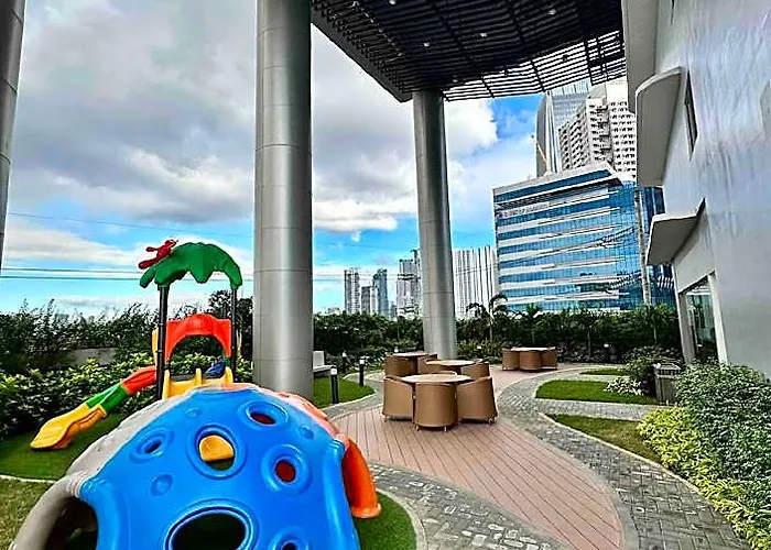 Smdc Lush Unit W Ps4, Hbo, Pools, Garden, Playarea 4*