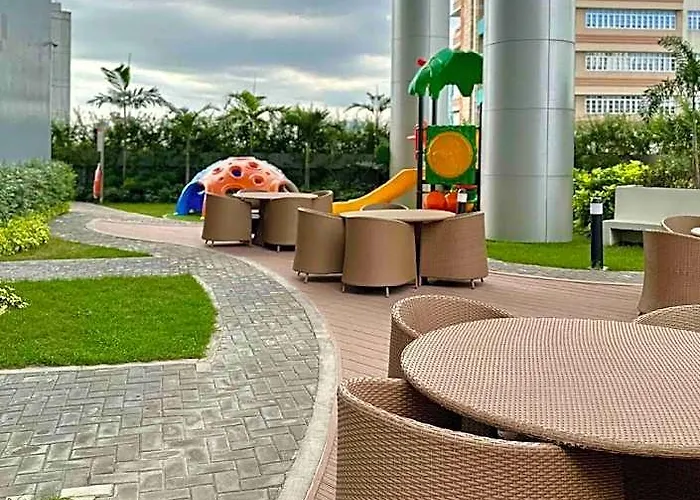 Smdc Lush Unit W Ps4, Hbo, Pools, Garden, Playarea Hotel Manila